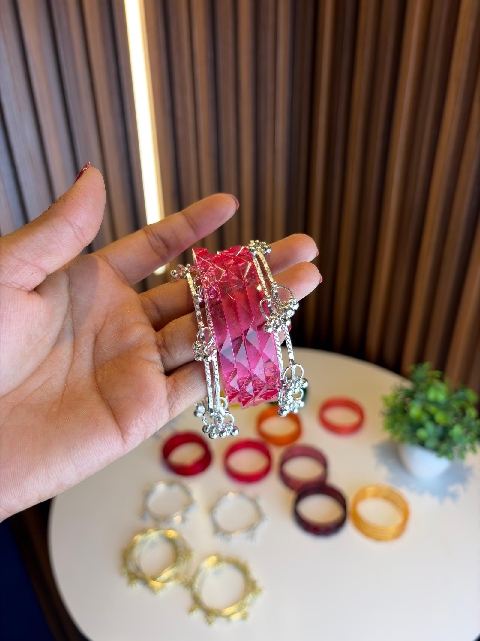 Pack of 8 Viral Kashmiri Bangles Set | 4 Pink Crystal Acrylic Bangles + 4 Silver Kashmiri Ghungroo Bangles | Kashmiri Glass Bangles | Meesho Trending Combo Set Box