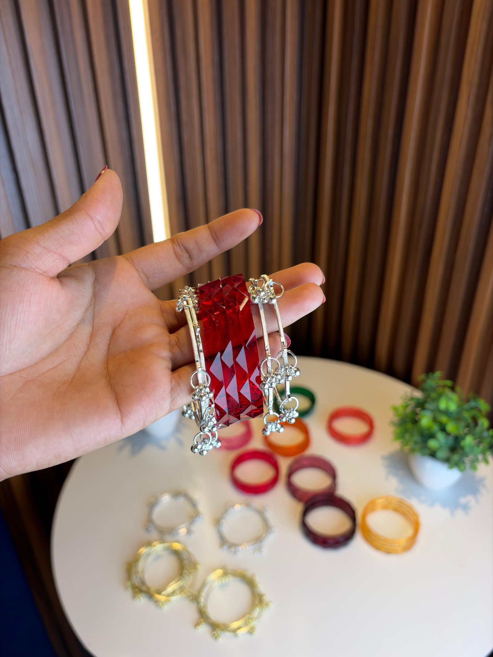 Pack of 8 Viral Kashmiri Bangles Set | 4 Dark Red Crystal Acrylic Bangles + 4 Silver Kashmiri Ghungroo Bangles | Kashmiri Glass Bangles | Meesho Trending Combo Set Box