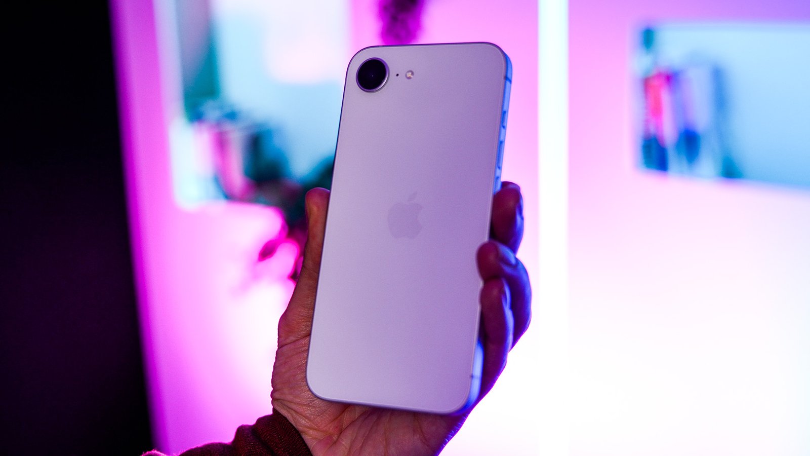 Apple iPhone 16e Review – Is It the Best Value iPhone in 2025? 📱🔥