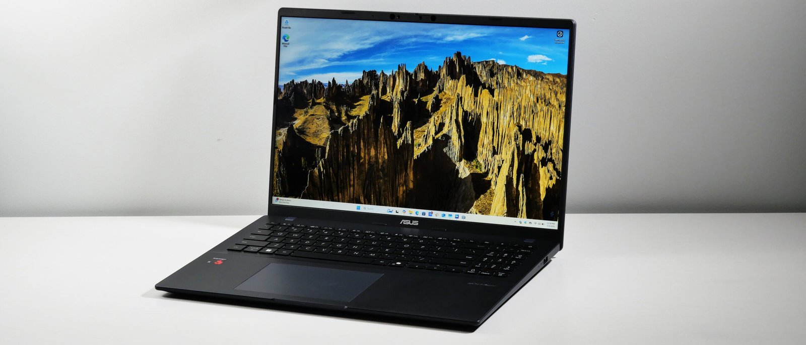 ASUS Vivobook 16 (X1607QA) Review: Snapdragon-Powered Beast for 2025! 💻🔥